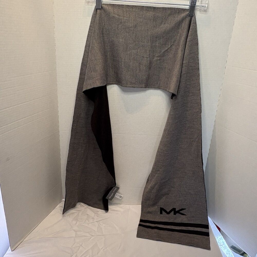 Michael Kors MK Grey Reversible Scarf Men’s OSFA One Size Excellent Condition
